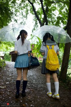 在年代文里暴富春山犹枝