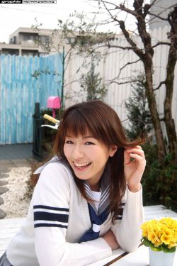 美女脱的一干二浄
