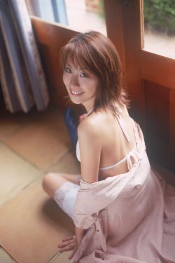动漫美女接吻